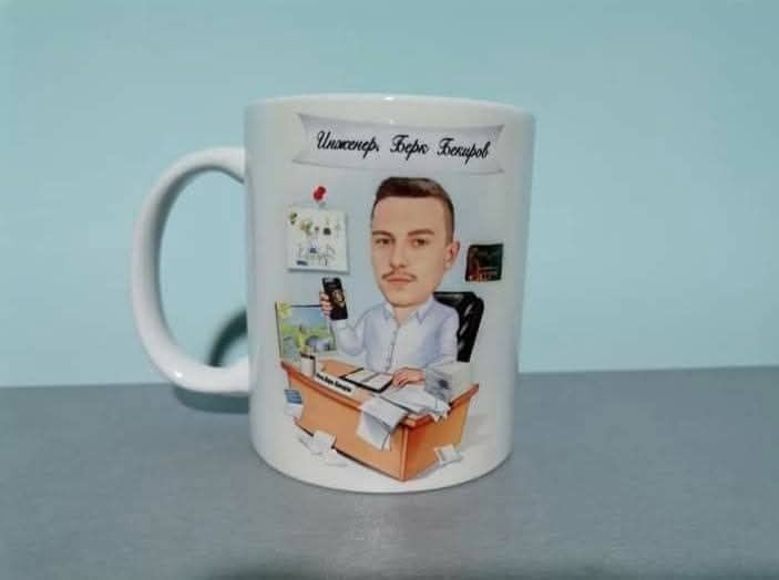 Чаша с  карикатура по снимка