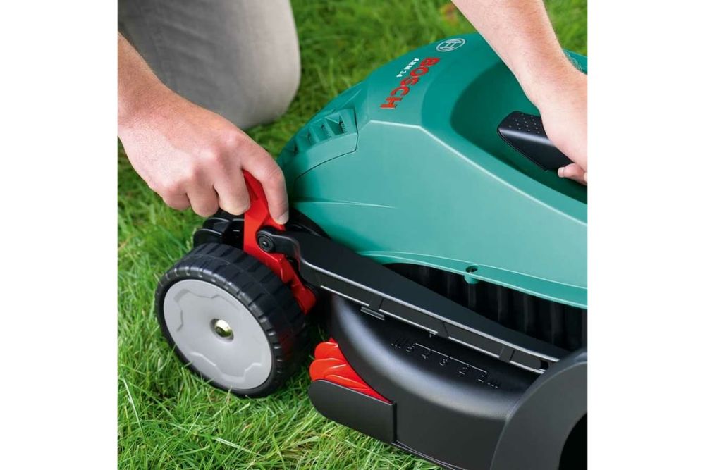 Электрическая газонокосилка Bosch ARM 37