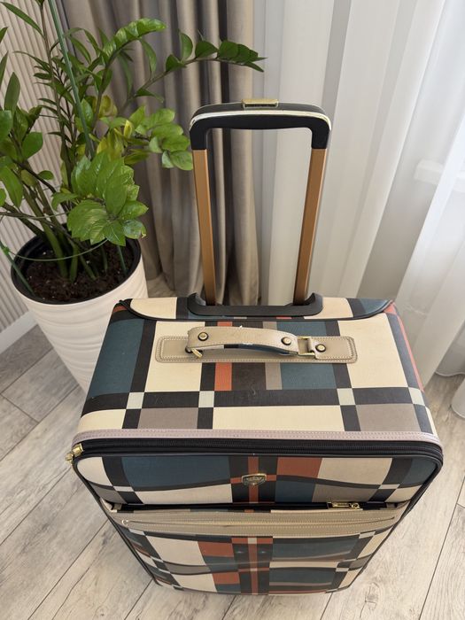 Чемодан дорожный , размер L