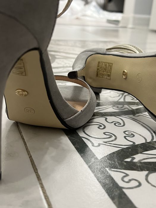 Обувь на каблуке