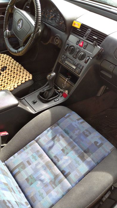 Мерцедес с 180 бензин