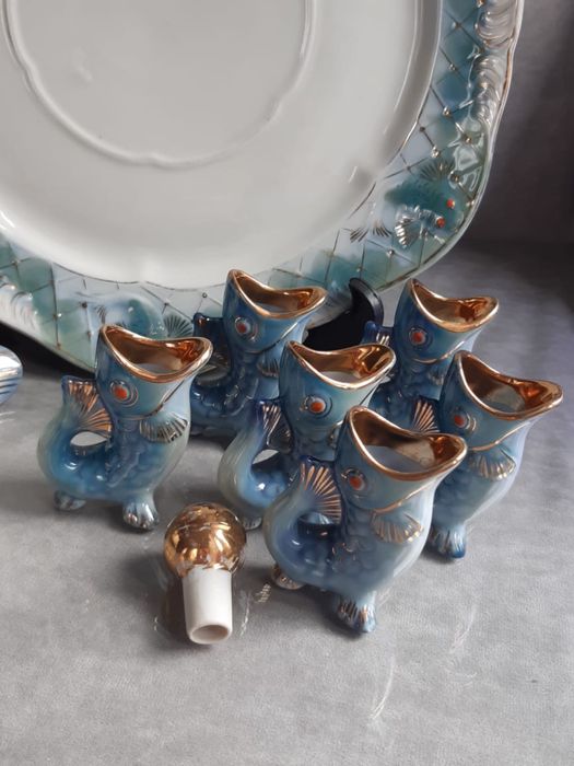 Сервиз фарфоровый