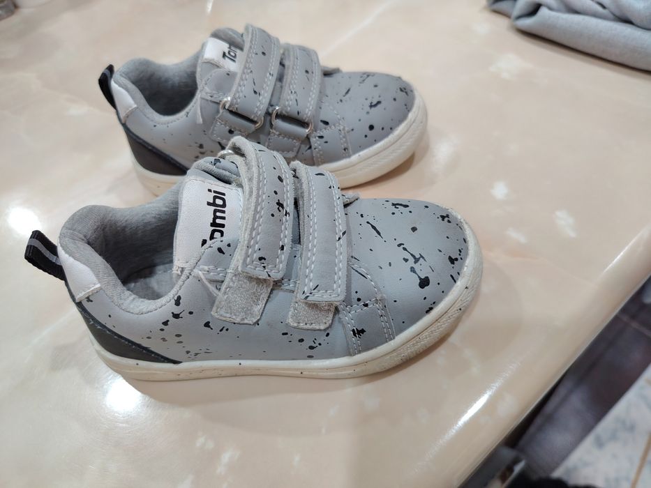 Кроссовки детские