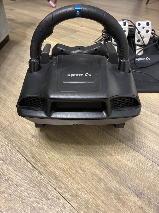 Игровой руль Logitech g27