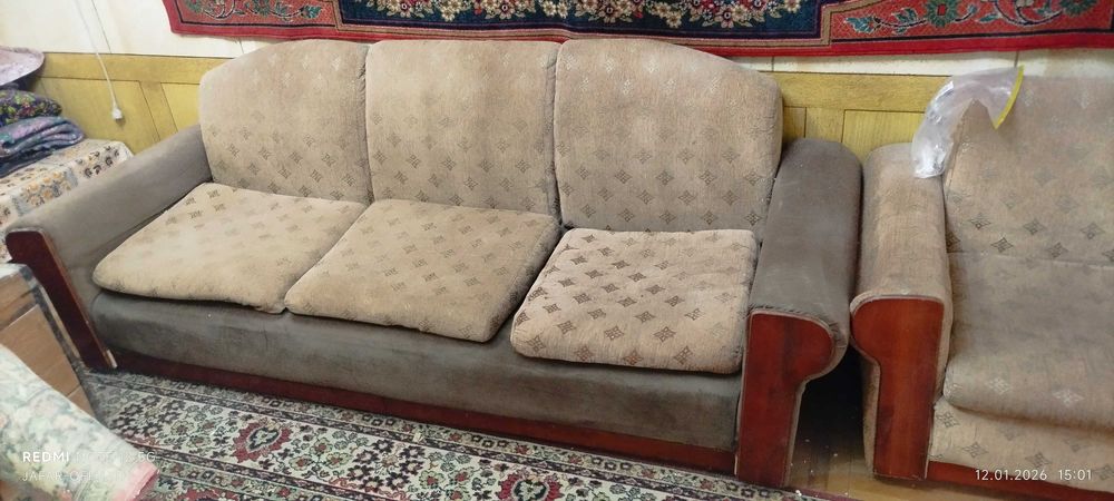 Диван и два кресла