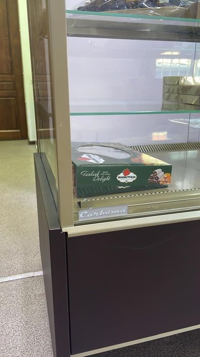Продается витринный холодильник б/у