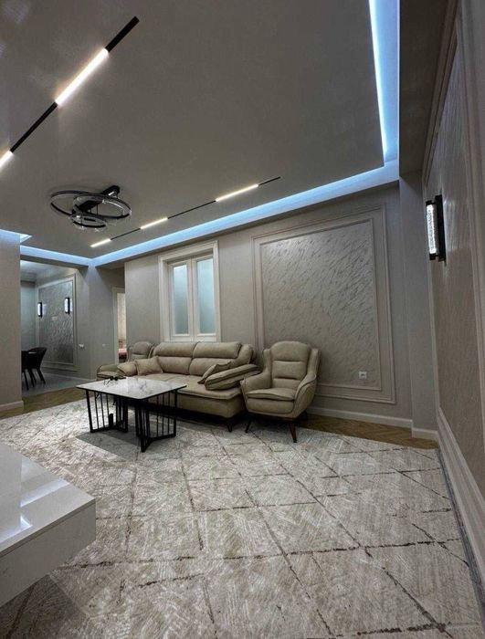 Yakkasaroy city mall Продается 3 комнатная квартира ремонт м Братские