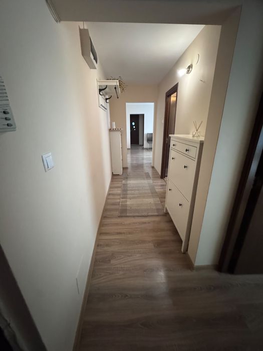 Inchiriez apartament 3 camere