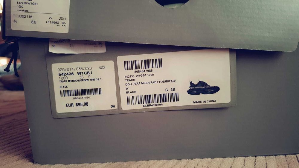 Vând sneakers Balenciaga Track, culoare negru, în stare foarte buna
