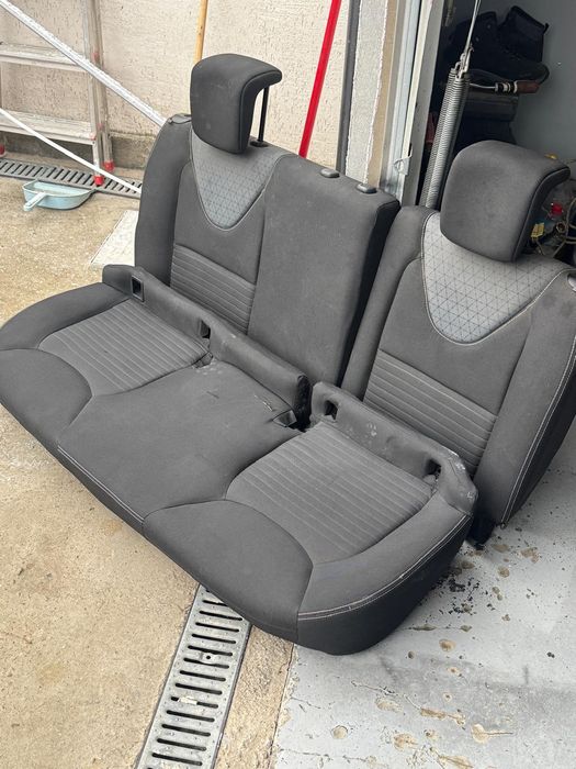 Bancheta spate clio 4.     2012-2018