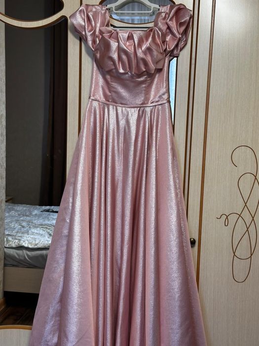 Вечернее платье.