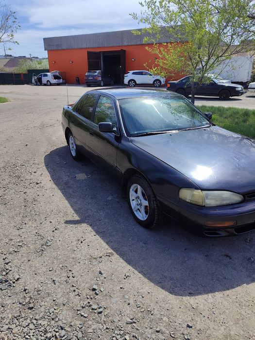 Продам Камри 10 америка 2.2 96 год