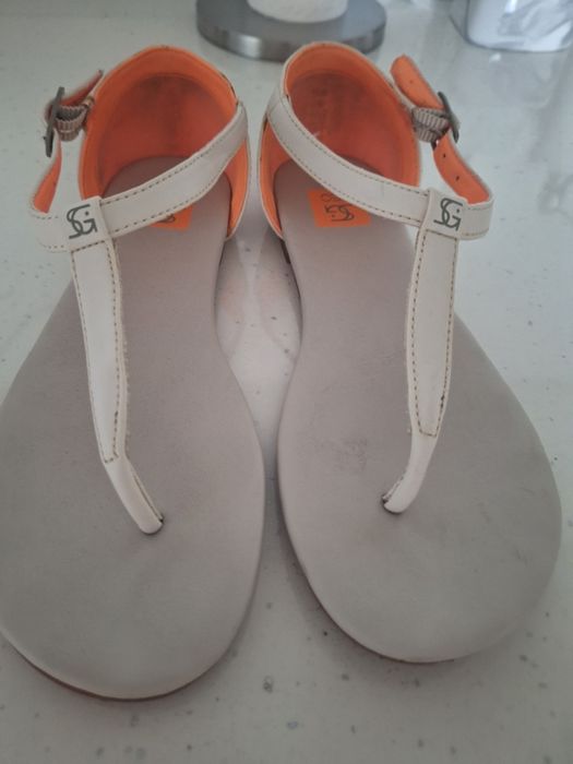 r.Обувки на платформа Geox