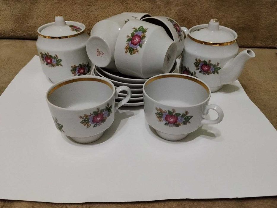 Два чайных сервиза