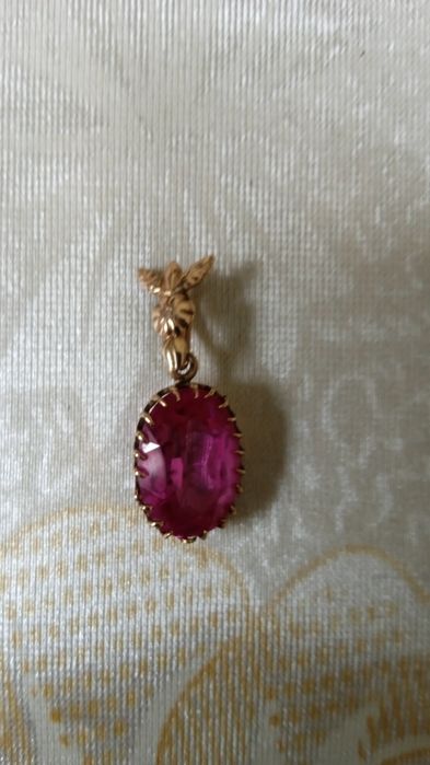 Продаётся золотой кулон подвеска