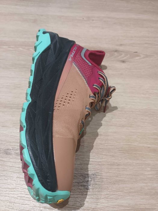 Altra Olimpus 5 маратонки за бягане