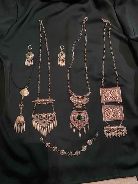 Қазақи әшекейлер. Украшение