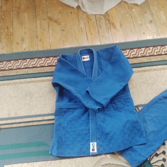 Продам кимоно для дзюдо