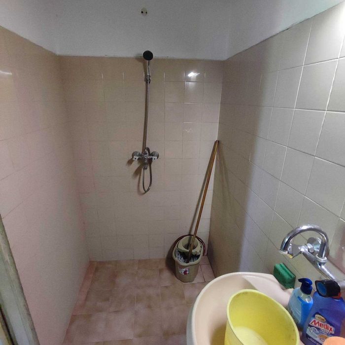 Продава се самостоятелна къща в с. Хан Крум, на 5 км от гр. Шумен