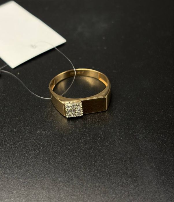 Золото  Кольцо Масса: 2.42