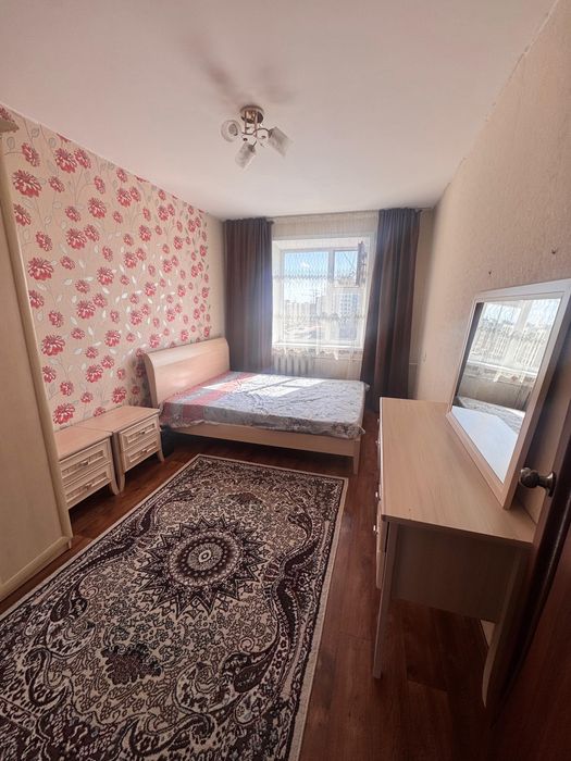 Продаю спальный гарнитур