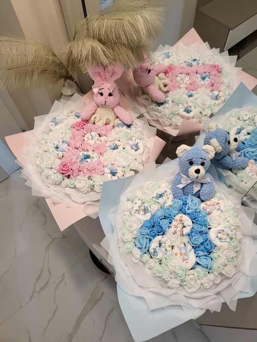 Букет бебе памперси плетен мече вечни рози  погача новородено  1