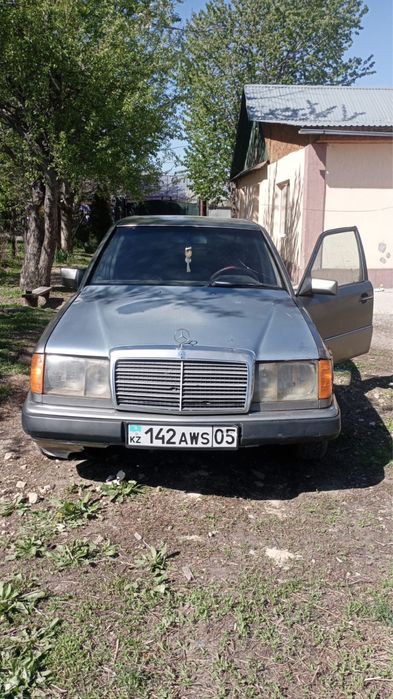 Mercedes-Benz W124