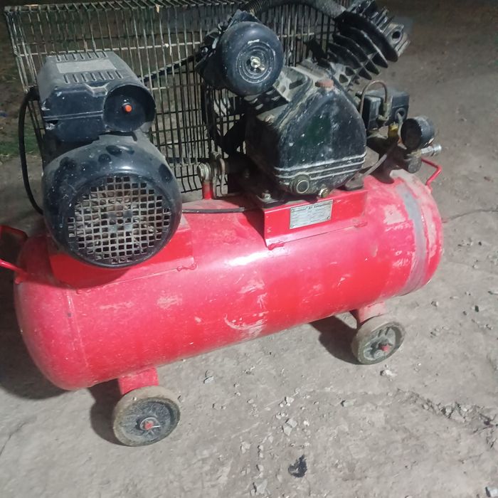 Компрессор сотилади