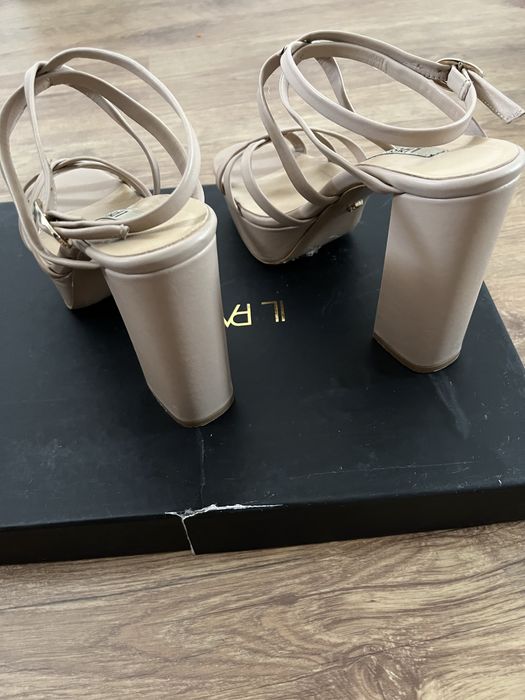 Sandale cu toc marimea 37 IL PASSO