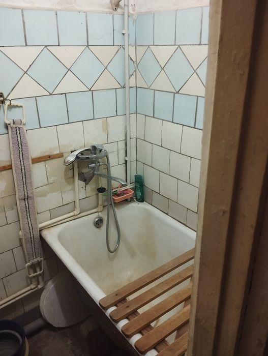 Продается 1ком. квартира в Яшнобадском р-не рядом с рынком Кадышева.