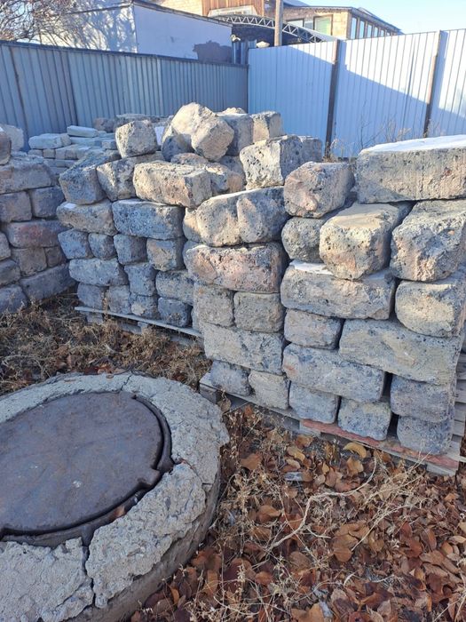 Продается шлакаблочный Кирпич б/у