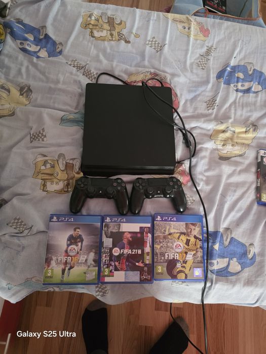 PS4 Slim 512GB Negru + 2 manete + 3 jocuri – necesită reparație HDMI