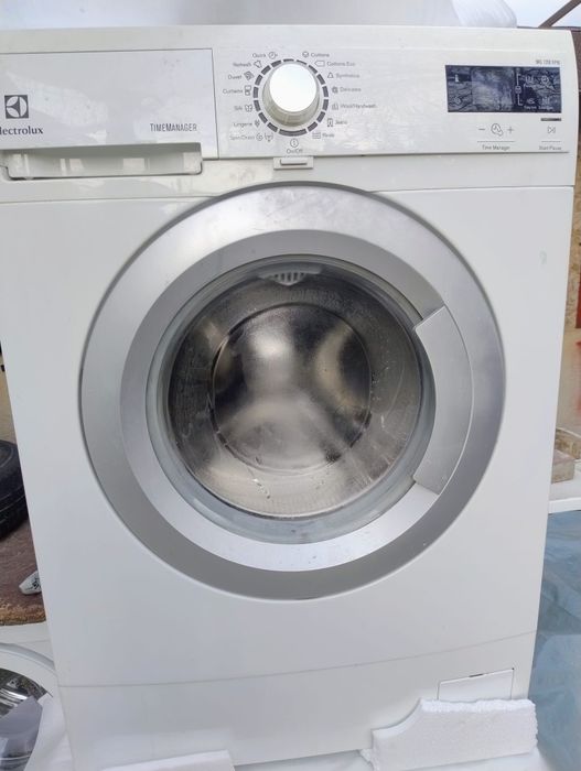 Vând mașină de spălat Electrolux
