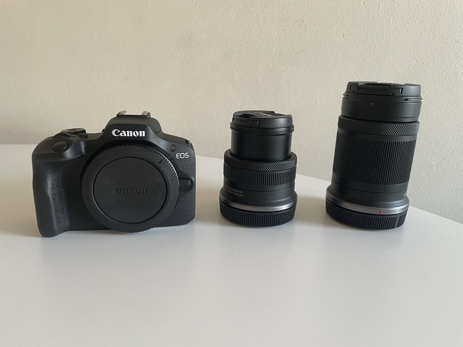 Фотоапарат Canon EOS R100 + всякакви аксесоари