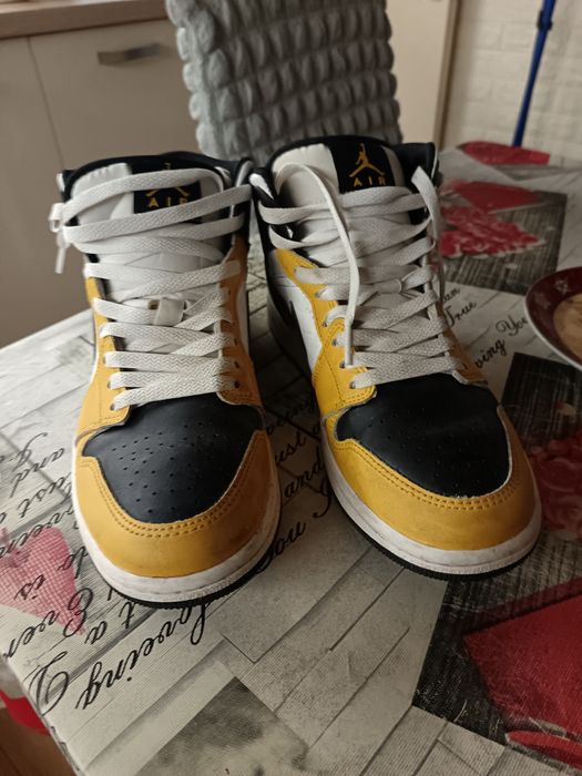 Продавам Джордан ки 41 номер от 300 на 150 лв