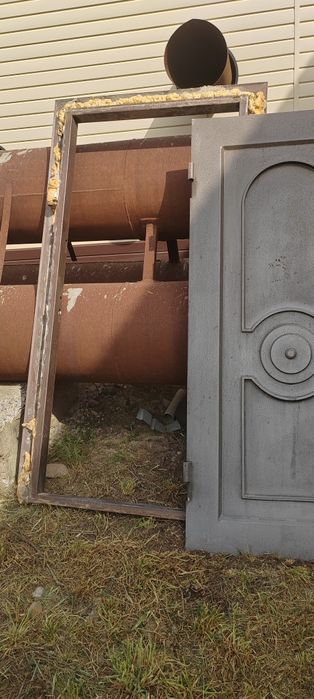 Дверь входная железная