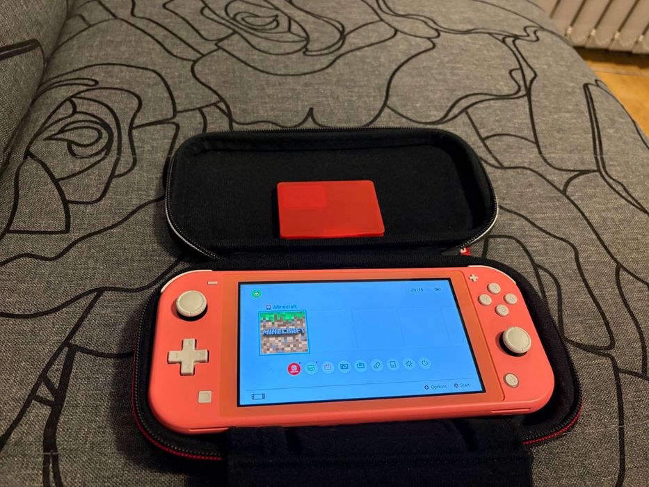 Nintendo Switch Lite – розова + Minecraft + 32 GB карта