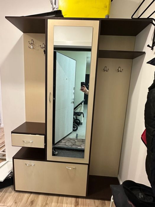 Шкаф в прихожую продам