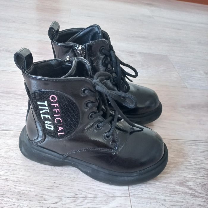 Продам обувь на девочку