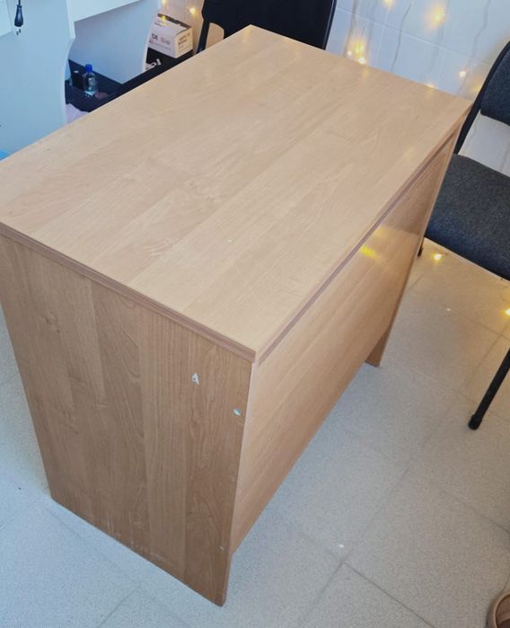 Стол сатылады !!