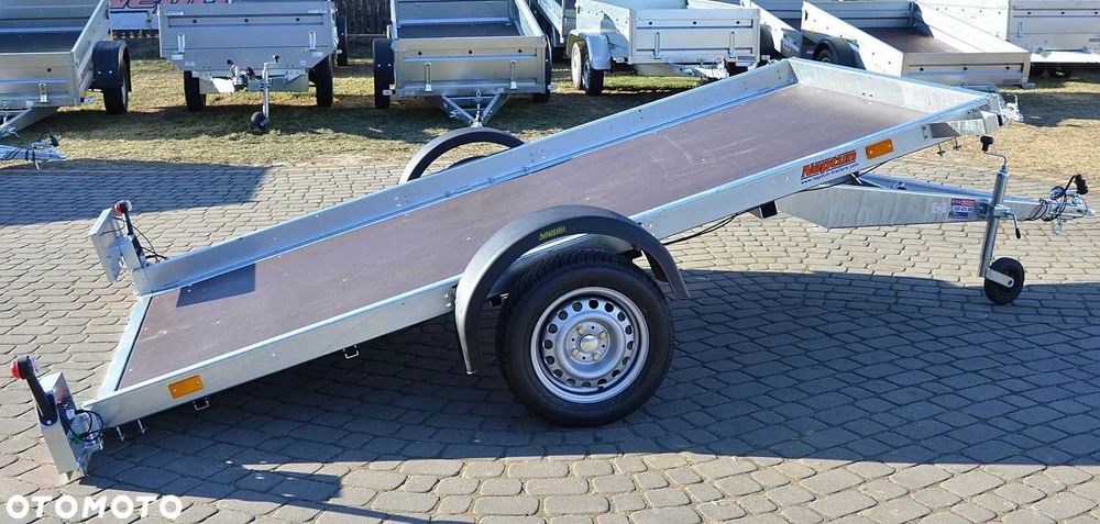 Отдава / дава  под наем платформа, колесар, ремарке