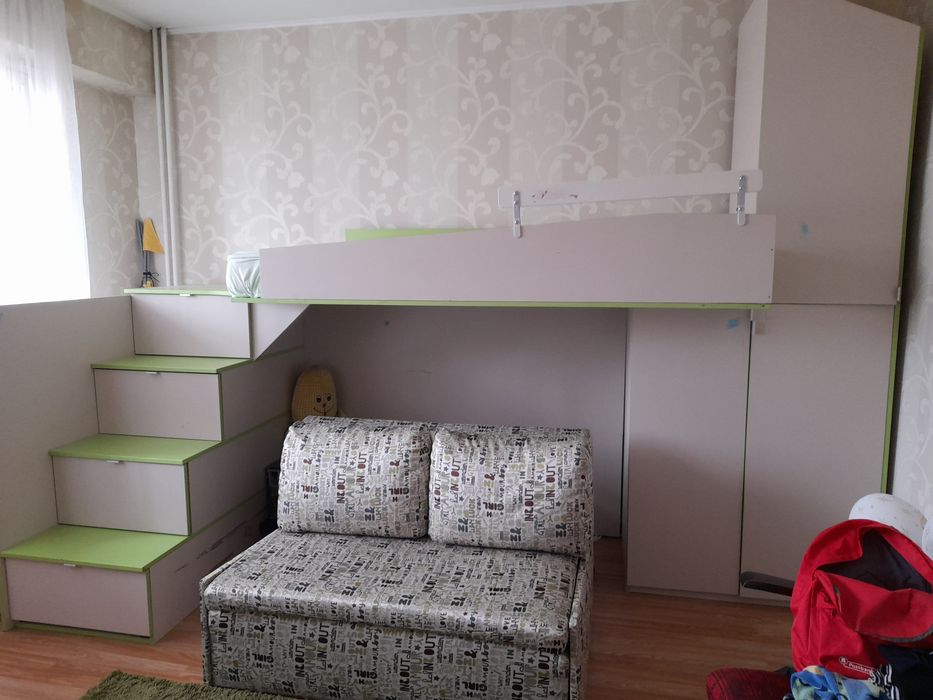 Легло с гардероб за детска стая
