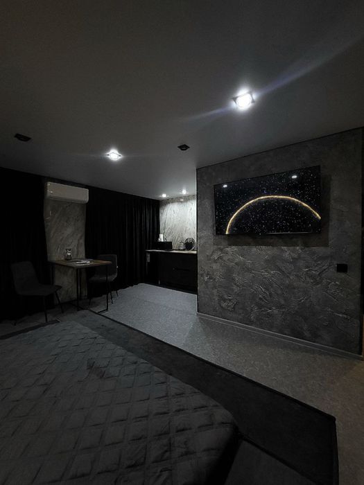 Космонавтов без скафандра принимаем