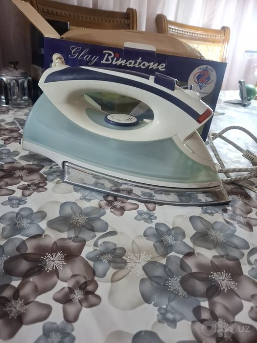 Продаю утюг Binatone