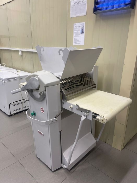 Тестораскаточная машина