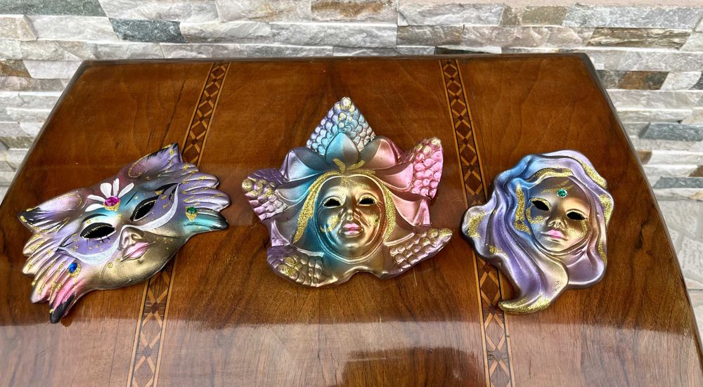 Deosebite masti venetiene-ceramica pictata manual-Italia