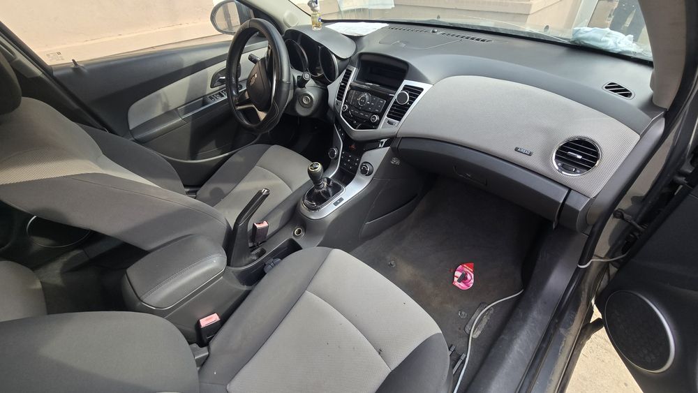 Chevrolet cruze capota faruri bara aripa aripi usi usa oglinda Scaune interior portbagaj hayon volan bord airbag cutie viteze electromotor trager far