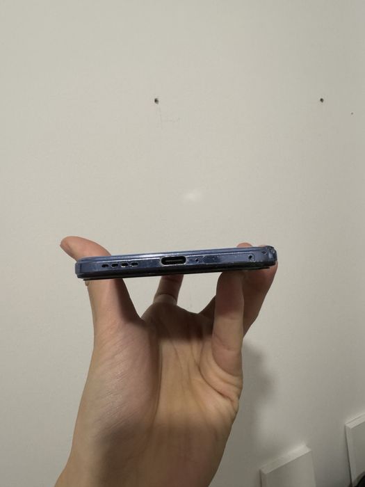 Продам смартфон vivo v23e