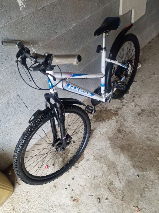 Vând bicicleta Axess discuri față spate import Germania