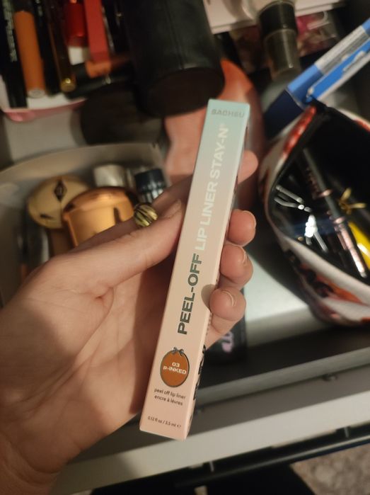 Нов Sacheu Lip stain PinkEd